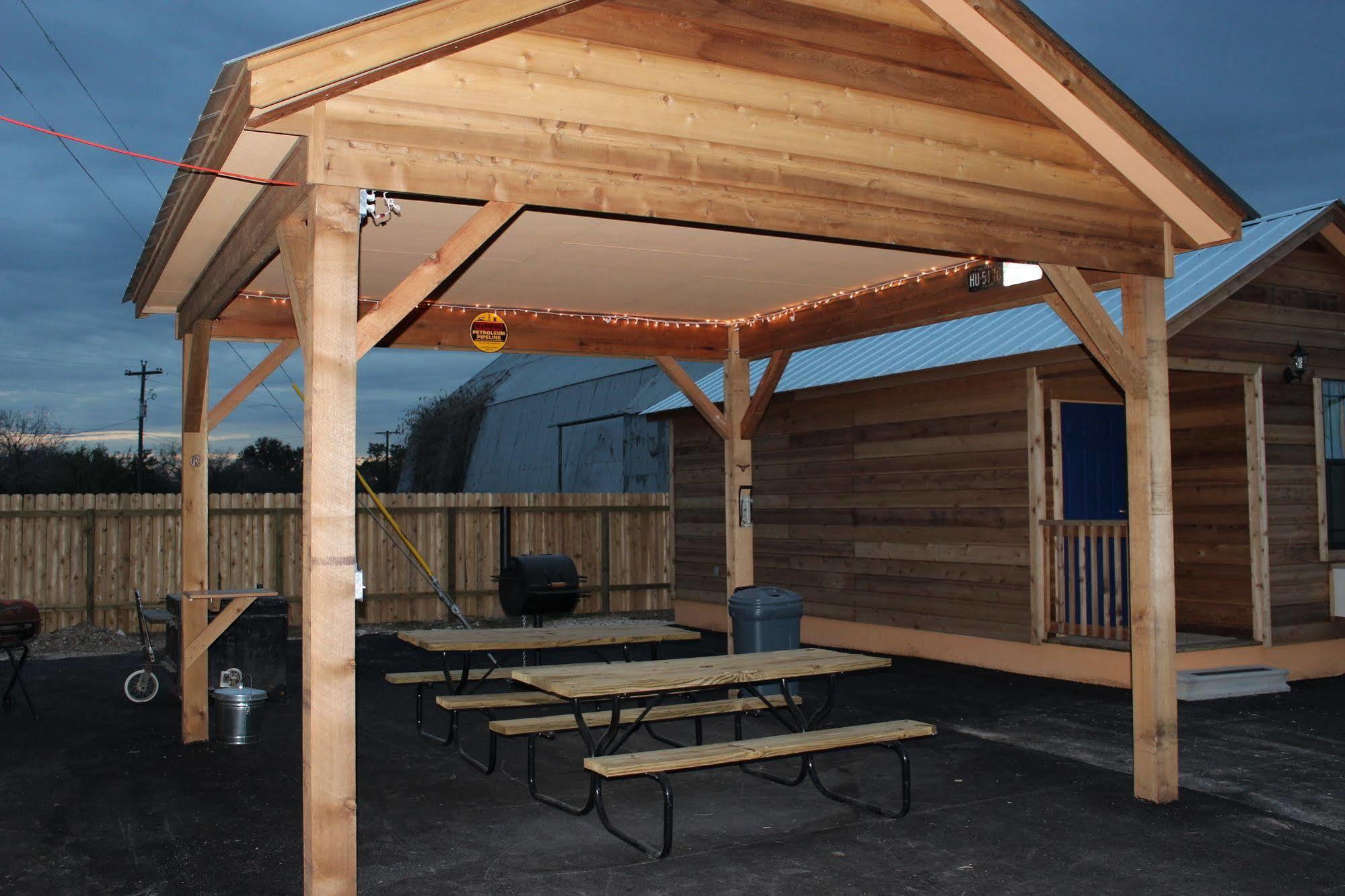 4K Lodges Poth Exterior foto